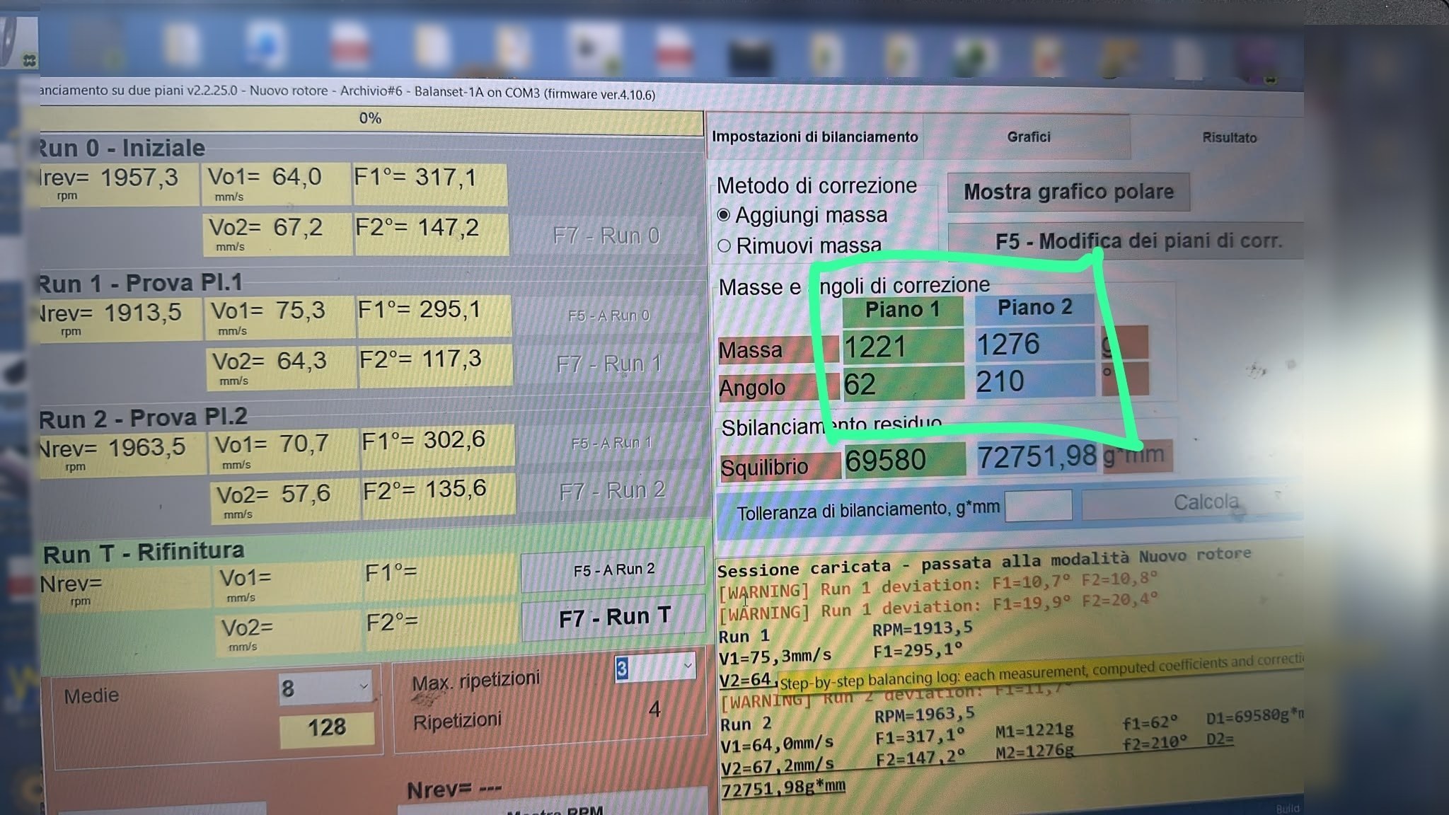 Balanset-Software zeigt berechnete Korrekturmassen und -winkel für zwei Ebenen